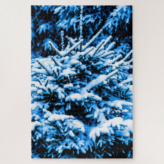 Sneeuwbedekte jonge sparrenboom legpuzzel (Verticaal)