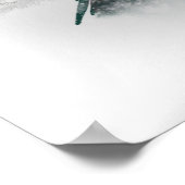 Sneeuwberg met eenzame boom poster (Hoek)