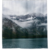 Sneeuwberggebieden in de mist bij het Plansee-meer Douchegordijn (Voorkant)