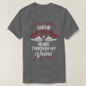 Sneeuwbloed loopt door mijn familie van dierenarts t-shirt (Design voorkant)