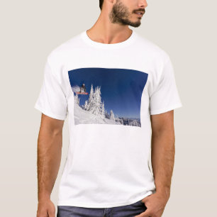 Sneeuwboarden actie bij Whitefish Mountain Resort T-shirt