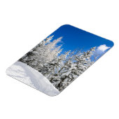 Sneeuwbomen onder een heldere blauwe hemel vertica magneet (Linkerzijde)