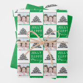 Sneeuwfamilie met feestelijke groene kerstboom Fot Inpakpapier Vel (In situ)