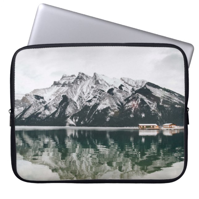 SNEEUWGEDEKTE MOUNTAIN LAPTOP SLEEVE (Voorkant)