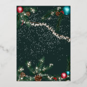 Sneeuwgroene kerstverlichting pijnbomen folie uitnodiging (Achterkant)