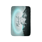 Sneeuwige, mysterieuze blauwe neonlichte monogram badmat (Voorkant Verticaal)