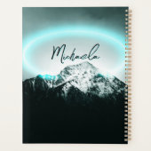 Sneeuwige, mysterieuze blauwe neonlichte monogram planner (Achterkant)