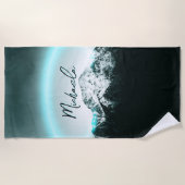 Sneeuwige, mysterieuze blauwe neonlichte monogram  strandlaken (Voorkant)