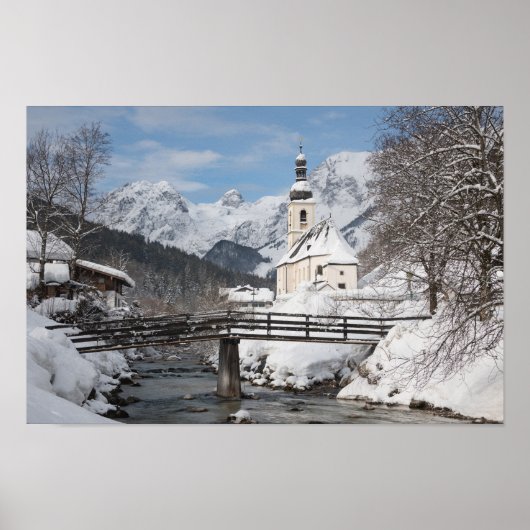 Sneeuwkerk met Alpenbergen in de winter Poster (Voorkant)