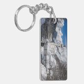 Sneeuwkerk met alpenbergen sleutelhanger (Voorkant Links)
