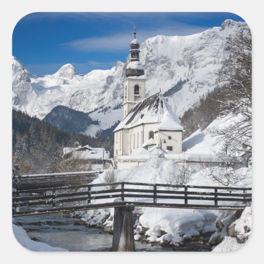 Sneeuwkerk met alpenbergen vierkante sticker (Voorkant)