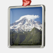 Sneeuwklapte bergen met blauwe hemel en bos metalen ornament (Links)