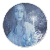 Sneeuwkoningin met kerstcadeaus keramische knop (Voorkant)