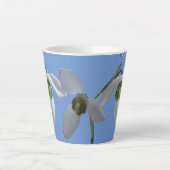 Sneeuwkraps. Blauwe latte Mok (Voorkant)