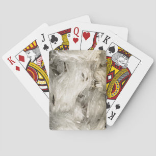Sneeuwlandschap van kristallen pokerkaarten