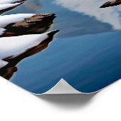 Sneeuwluipaard in bergachtig winterlandschap poster (Hoek)