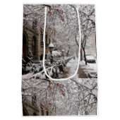 Sneeuwmagie op 23rd St NYC Medium Cadeauzakje (Achterkant)