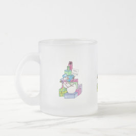 Sneeuwman die zich ontspant op cadeaus matglas koffiemok