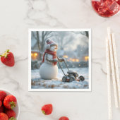 Sneeuwman duwt een oude duw grasmaaier servet (Insitu)