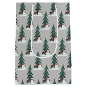 sneeuwman en hert in sneeuwvlokken op grijs medium cadeauzakje (Achterkant)