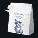 Sneeuwman Kerst Elegante Winter Feestdagen Bedankdoosjes<br><div class="desc">Sneeuwman Kerst Elegante Winter Feestdagen Favoriete Boxen. Uniek,  mooi,  stijlvol design. Makkelijk te personaliseren. Lettertypestijl,  -grootte en -kleuren kunnen worden gewijzigd. Overeenkomende objecten beschikbaar.</div>