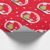 Sneeuwman met kerstboom in een sneeuwWereldbol Cadeaupapier (Hoek)