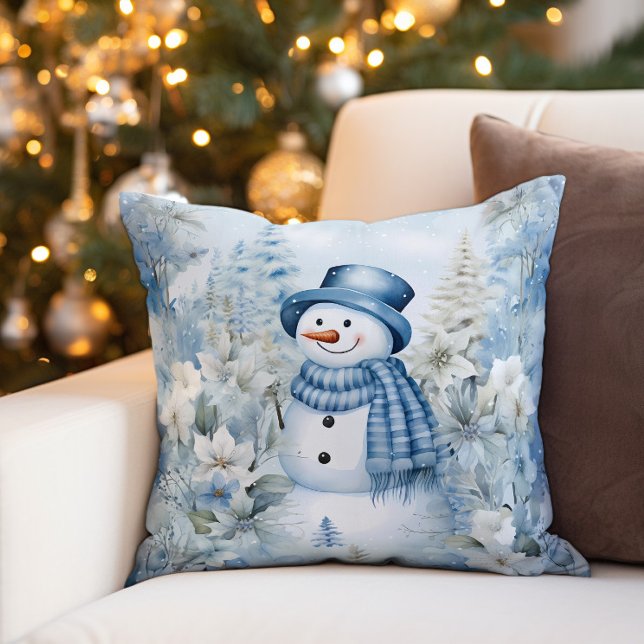 Sneeuwman Winter Sneeuw Blauw Pet Sjaal Kussen (Decorator pillow with a cute snowman wearing a blue top hat and scarf.)