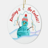 Sneeuwnaalden voor kerstversiering in garen keramisch ornament (Links)