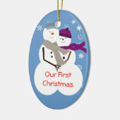 Sneeuwpaar onze eerste kerst keramisch ornament (Links)