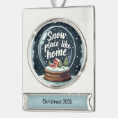 Sneeuwplaats zoals Home Vakantie Quote Verzilverd Banner Ornament (Links)