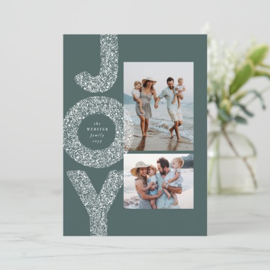 Sneeuwplezier spikkelt twee foto's groene Kerstmis Feestdagenkaart (Staand voorkant)