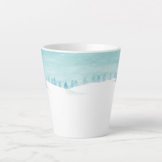 Sneeuwrijk winterbos landschap met sparren latte mok (Voorkant)