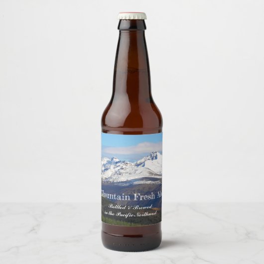Sneeuwrijke bergen landschap gepersonaliseerd bier etiket (Voorkant)
