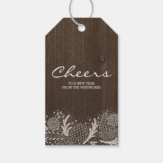 Sneeuwrijke dennen rustieke wintervakantie cadeaulabel (Voorkant)