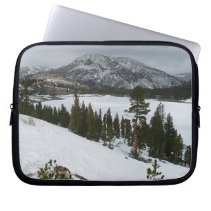 Sneeuwrijke Ellery Lake California winterlandschap Laptop Sleeve