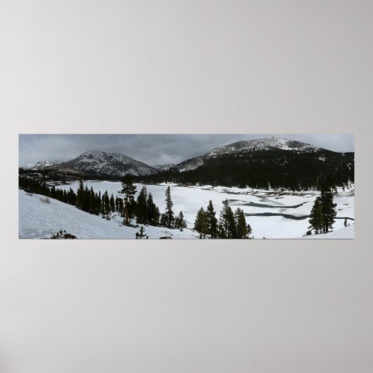 Sneeuwrijke Ellery Lake California winterlandschap Poster (Voorkant)