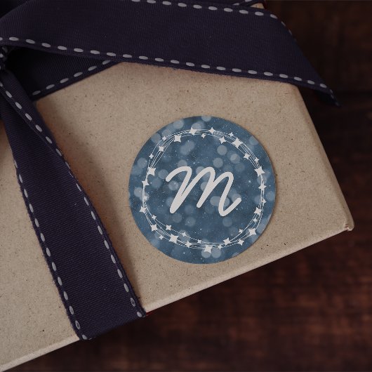 Sneeuwrijke Winter Nacht Bokeh Vakantie Monogram Ronde Sticker