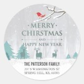 Sneeuwscène met kerstmis en nieuwjaars begroet adr ronde sticker (Voorkant)