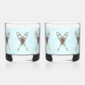 Sneeuwschoenen op oud papier whisky glas (Voorkant)