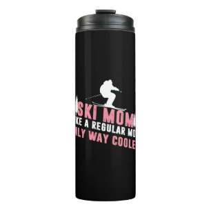 Sneeuwskam als een gewone mam die alleen maar koel thermosbeker