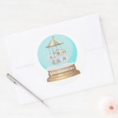 Sneeuwsneeuw wereldbol schattige winterjongen ronde sticker (Envelop)