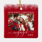 Sneeuwtop met onze eerste kerstcadeaufoto Rood Keramisch Ornament (Voorkant)