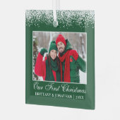 Sneeuwtop Ons eerste kerstpaar Foto groen Glas Ornament (Voorkant links)