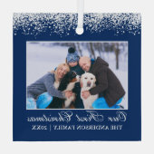 Sneeuwtop onze eerste kerstfamilie Foto blauw Glas Ornament (Achterkant)