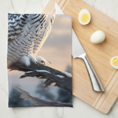 Sneeuwuil in de winter maanlicht met sneeuw vallen theedoek (Quarter Fold)