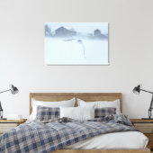 Sneeuwuil in vlucht in de winter canvas afdruk (Insitu (Slaapkamer))