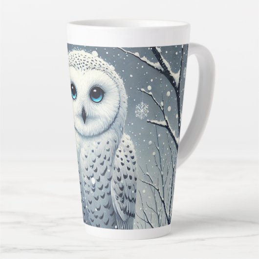Sneeuwuil op besneeuwde tak latte mok (Rechterhoek)