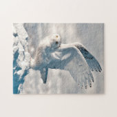 Sneeuwuil stijgt op uit de sneeuw legpuzzel (Horizontaal)