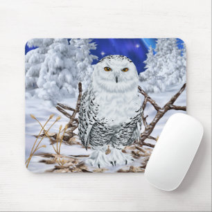 Sneeuwuil zit in Winter Wonderland Met Sneeuw Muismat