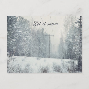 Sneeuwval in het winterbos feestdagenkaart